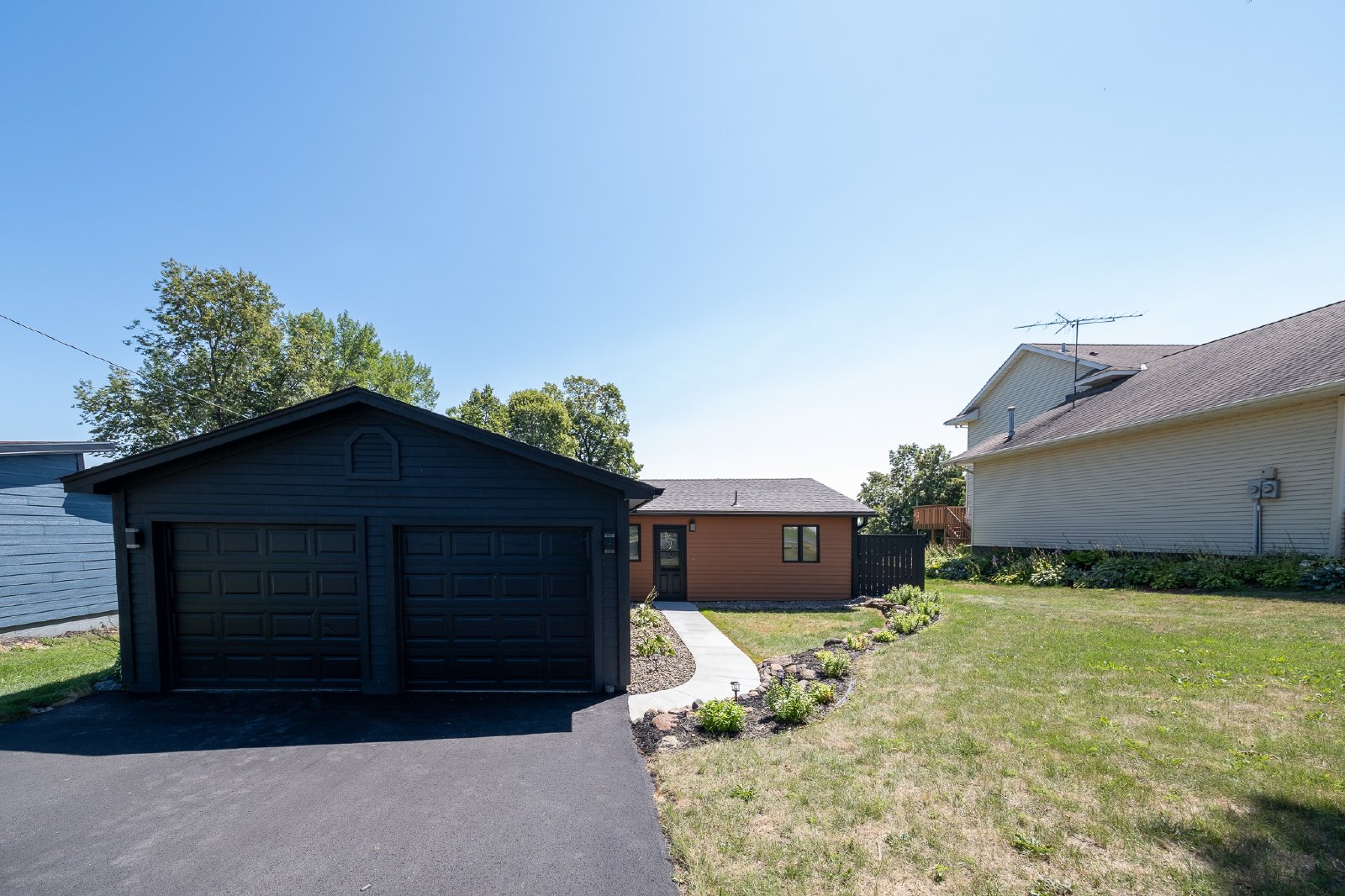 West Cedar Lake Drive, New Prague (24075) LS CW1 - 1 property image
