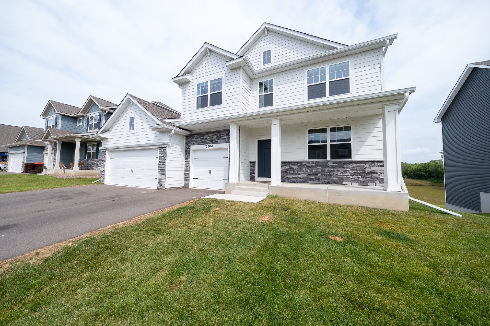 Bent Pine Lane, Woodbury (10704) MJ KK1 - 1 property image