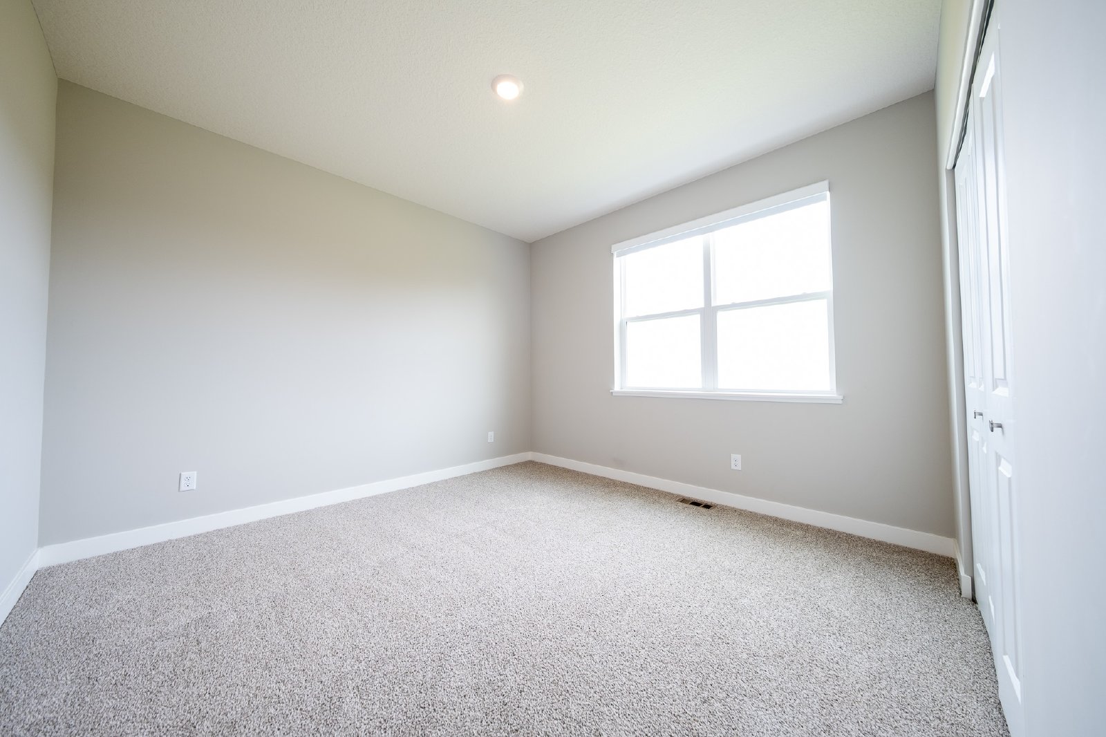 Bent Pine Lane, Woodbury (10704) MJ KK1 - 1 property image