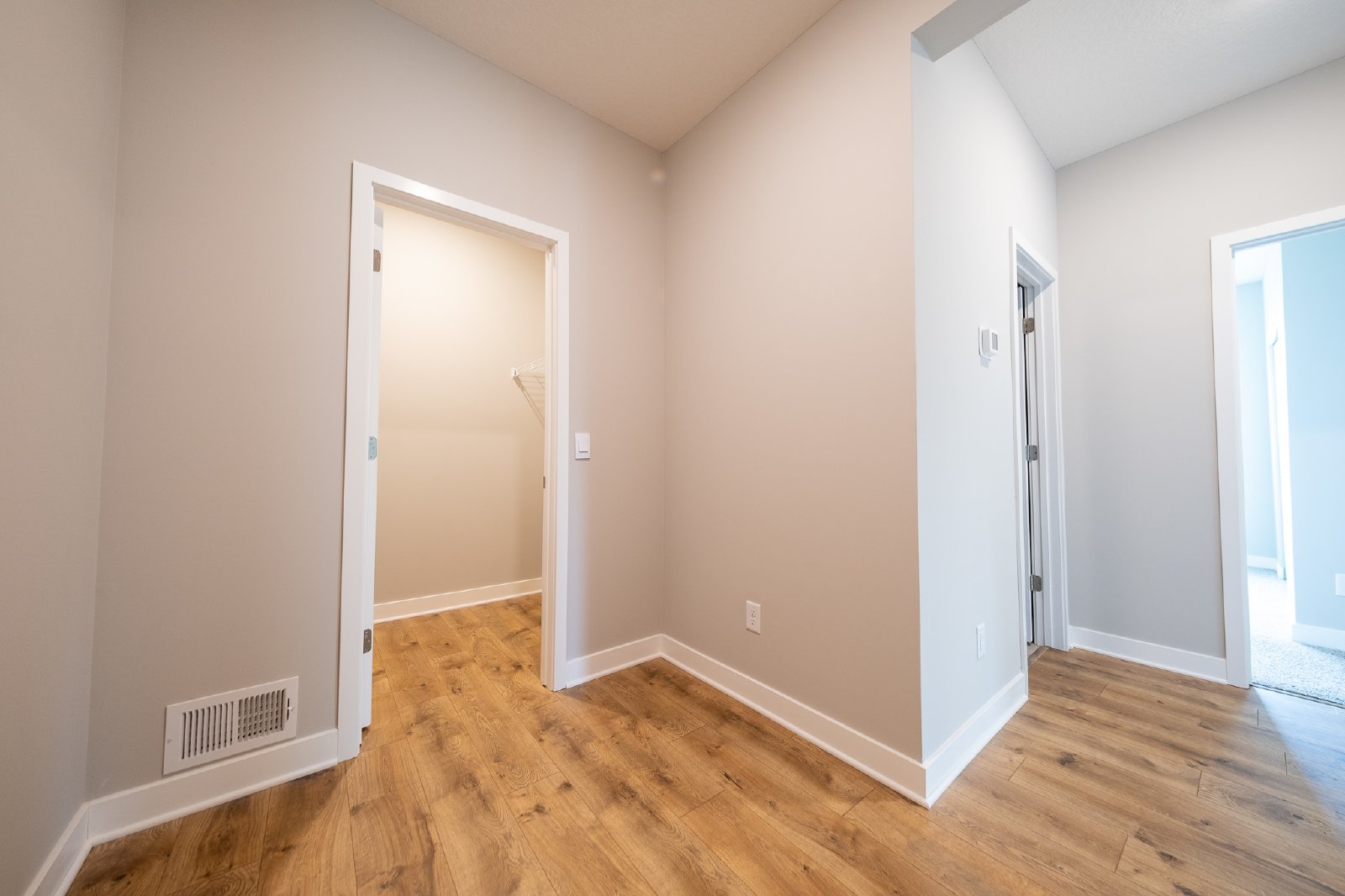 Bent Pine Lane, Woodbury (10704) MJ KK1 - 1 property image