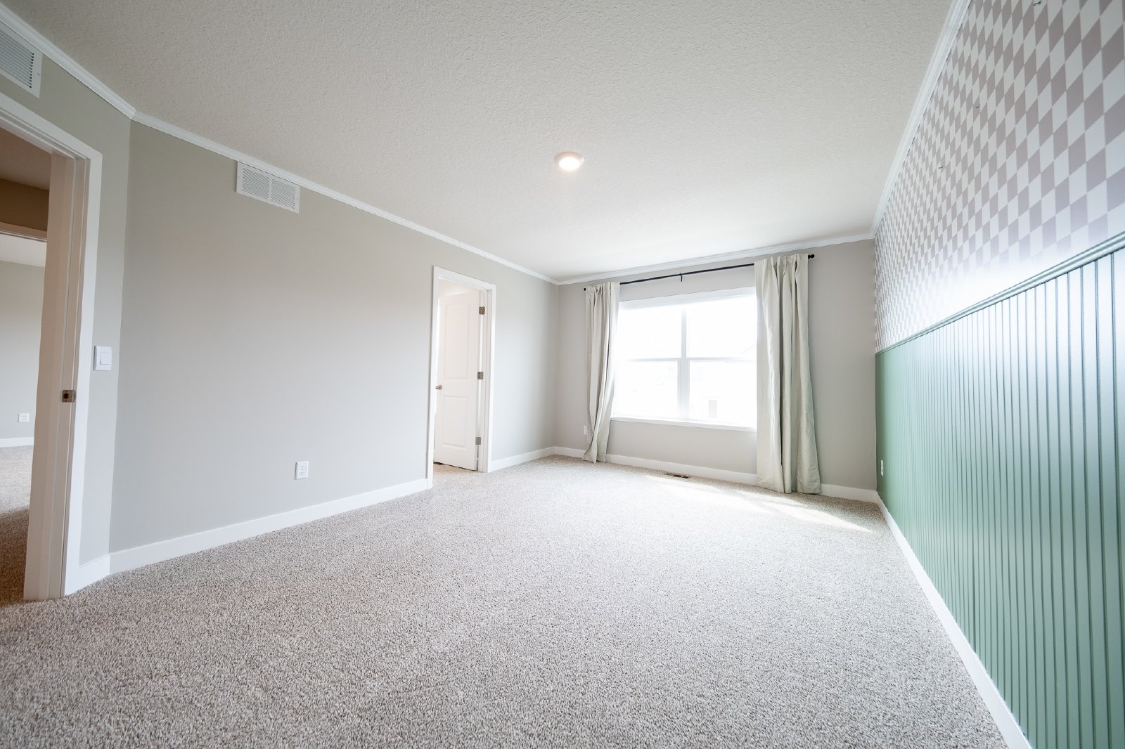 Bent Pine Lane, Woodbury (10704) MJ KK1 - 1 property image