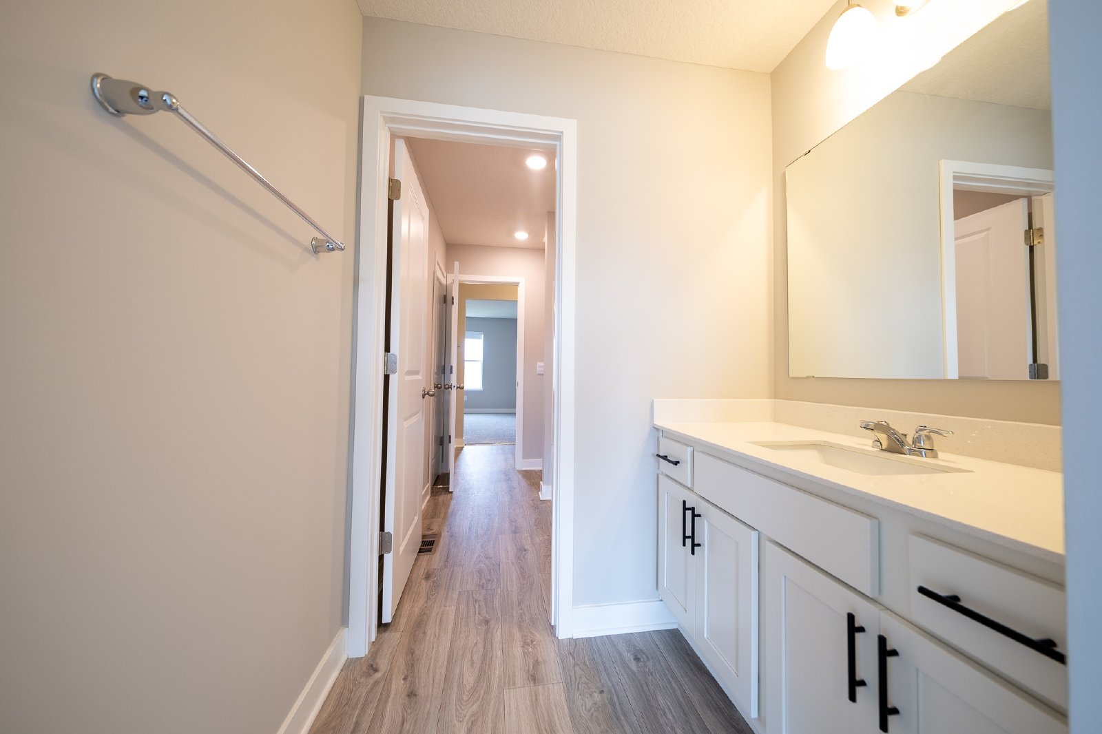 Bent Pine Lane, Woodbury (10704) MJ KK1 - 1 property image