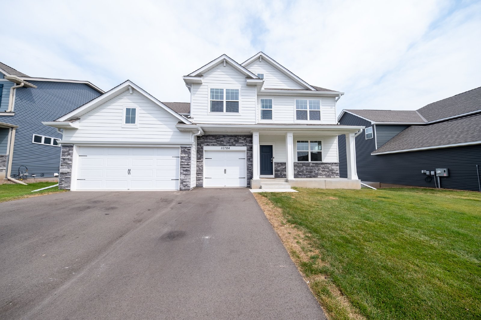 Bent Pine Lane, Woodbury (10704) MJ KK1 - 1 property image