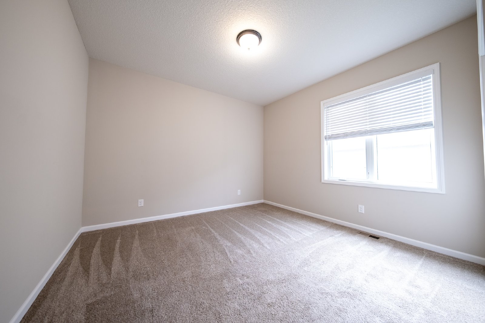 192nd Street West, Farmington (3716) AB JS1 - 1 property image