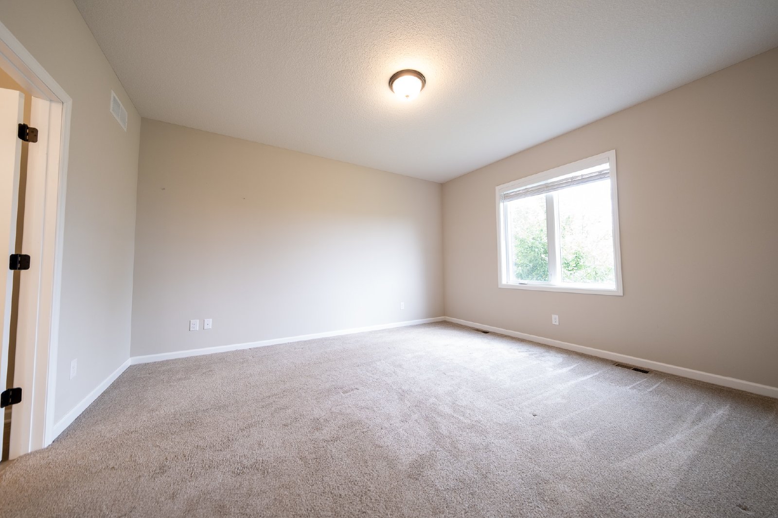 192nd Street West, Farmington (3716) AB JS1 - 1 property image