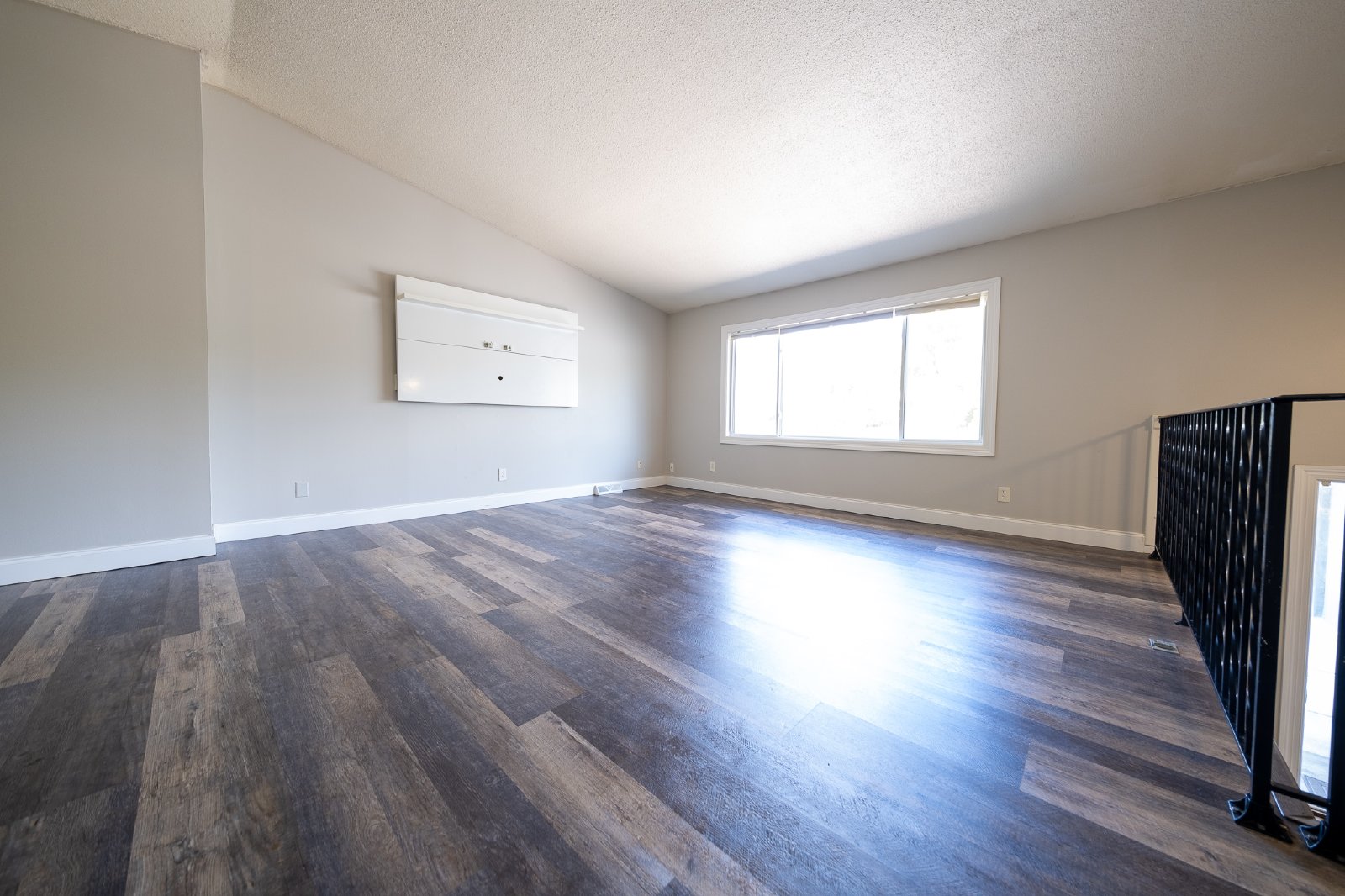 Overlook Trail, Eden Prairie (9334) LS KK1 **HWP** - 1 property image