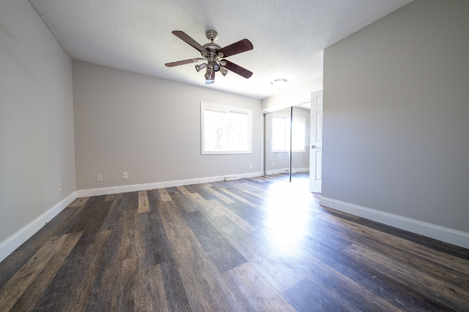 Overlook Trail, Eden Prairie (9334) LS KK1 **HWP** - 1 property image