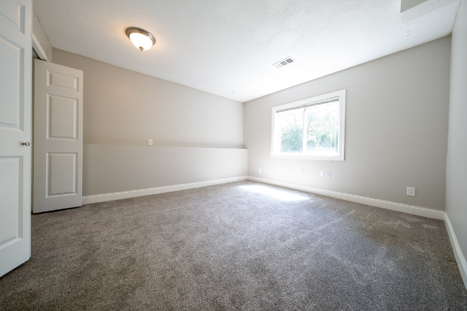 Overlook Trail, Eden Prairie (9334) LS KK1 **HWP** - 1 property image