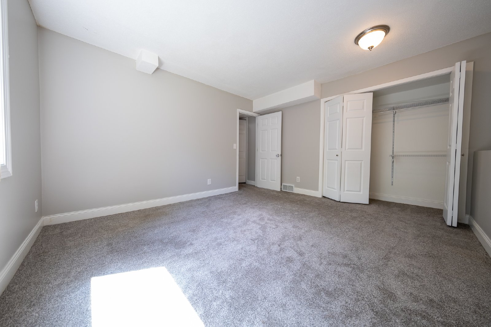 Overlook Trail, Eden Prairie (9334) LS KK1 **HWP** - 1 property image