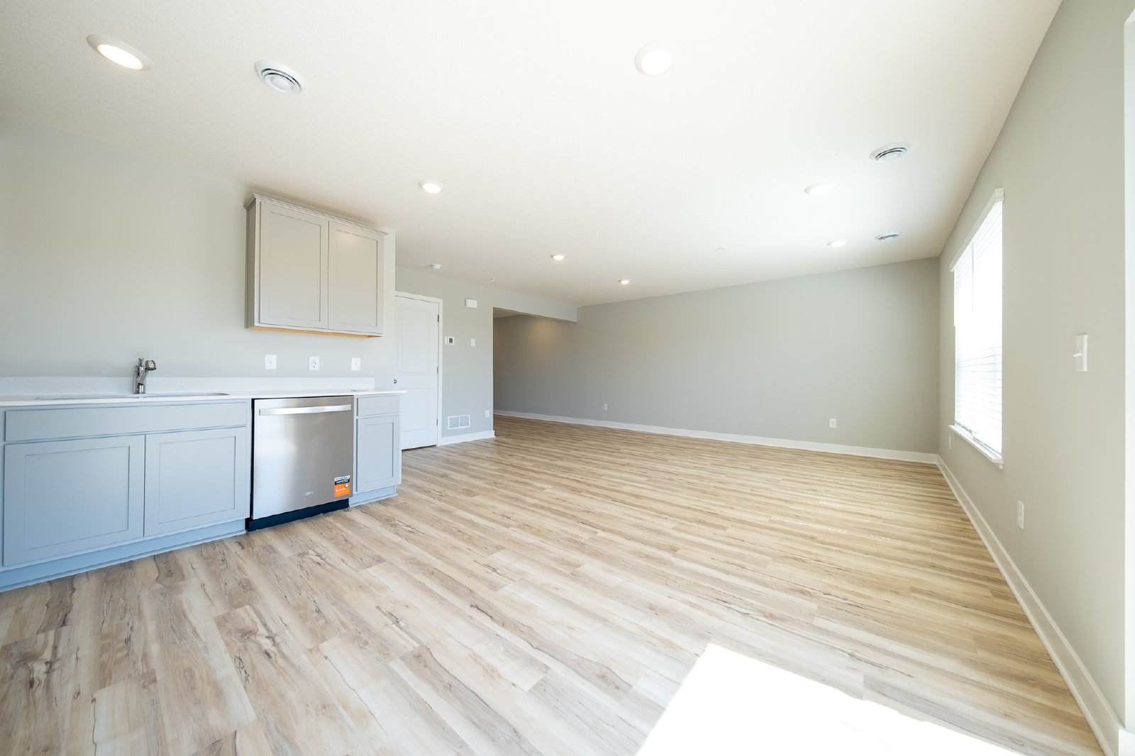Driscoll Place, Lakeville (17579) RS DG1 *HWP* - 1 property image