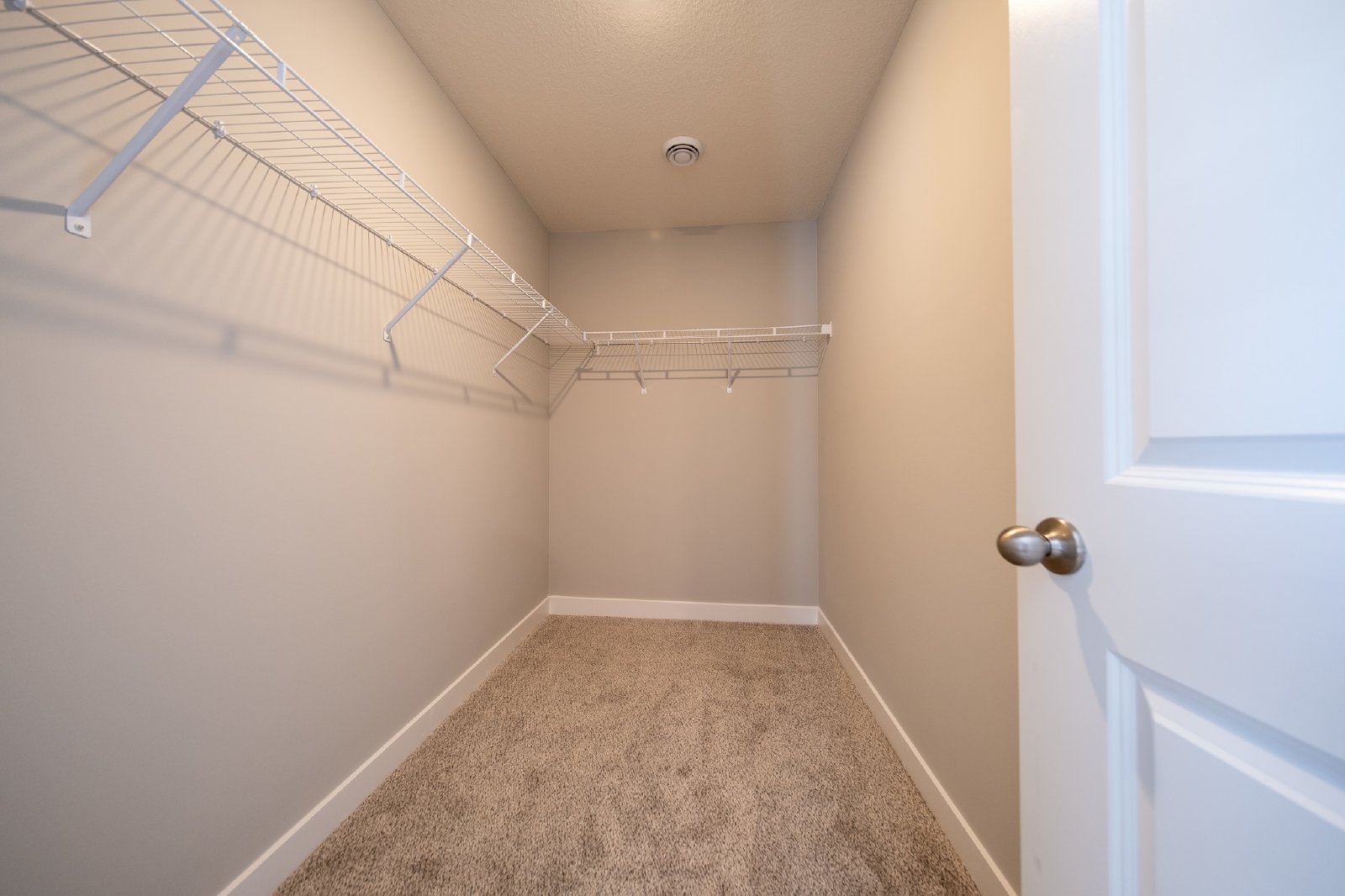 Driscoll Place, Lakeville (17579) RS DG1 *HWP* - 1 property image