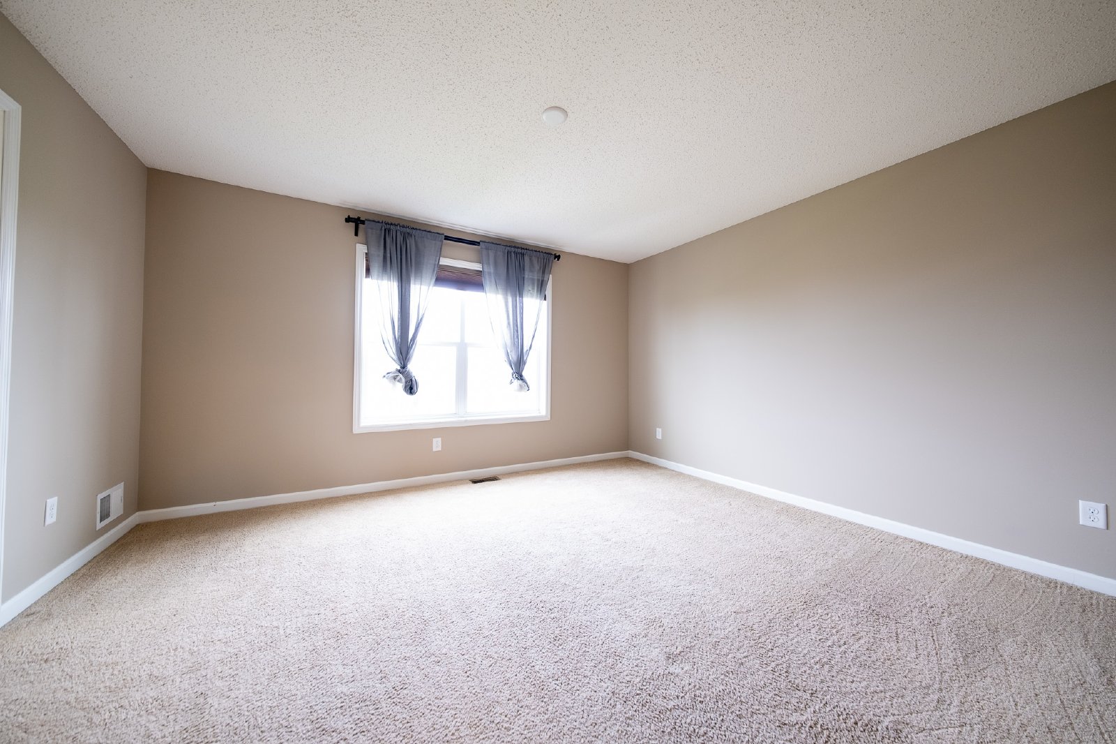 Scott Lane North, Brooklyn Park (9643) LS JS1 *HWP* - 1 property image