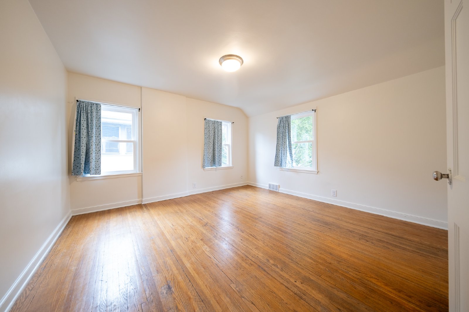 Thomas Avenue, St Paul (1600) LS MG1 - 1 property image