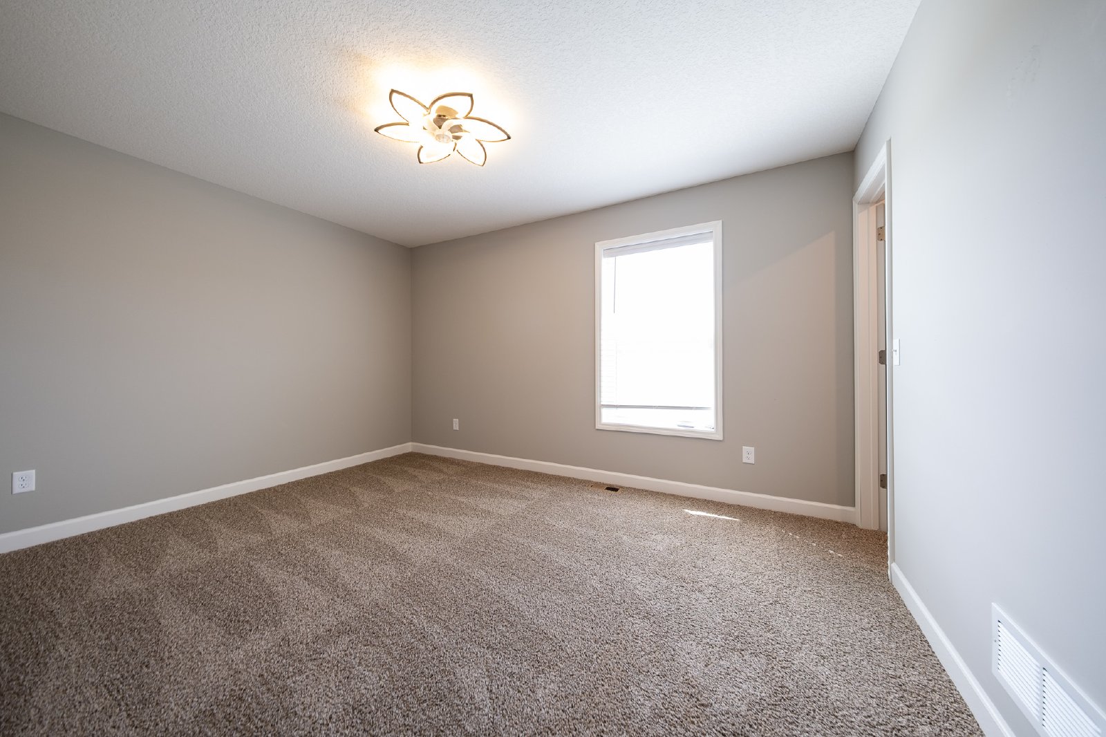 Heron Court, Lino Lakes (2164) RS MG1 *HWP* - 1 property image