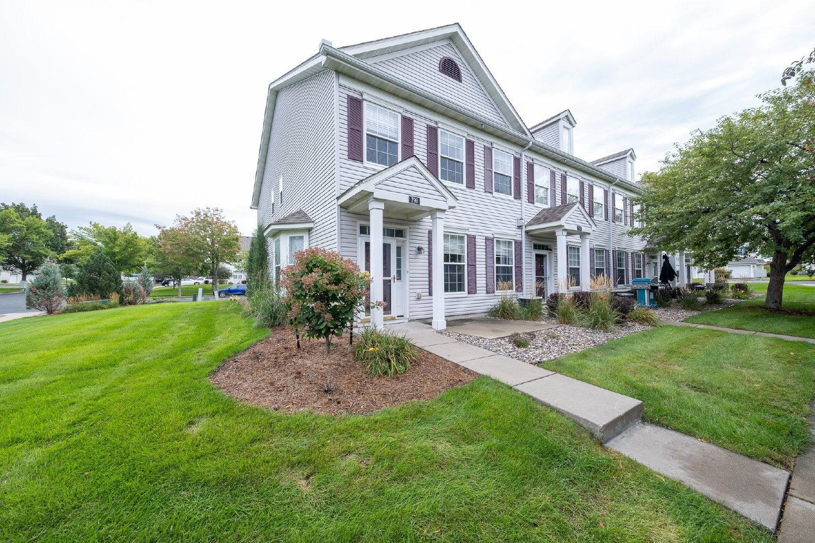 Cobblestone Way, Shakopee (799) LS JS - 1 property image