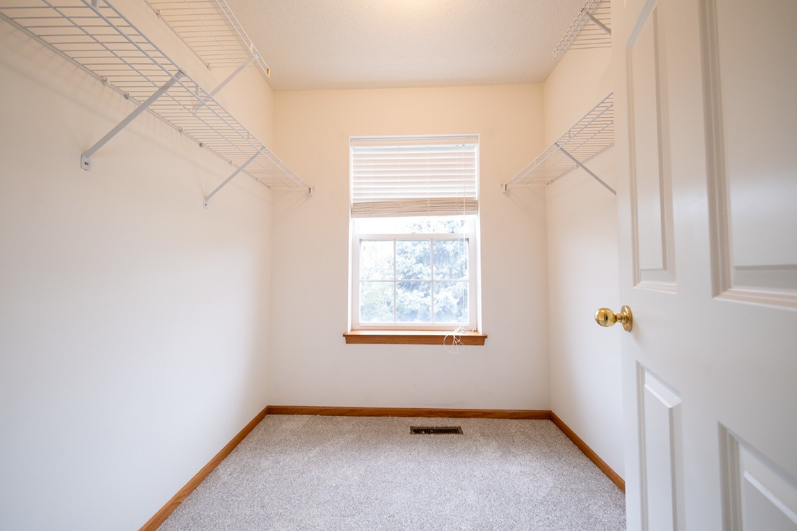 Cobblestone Way, Shakopee (799) LS JS - 1 property image