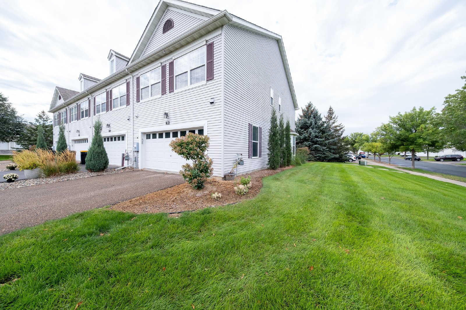 Cobblestone Way, Shakopee (799) LS JS - 1 property image