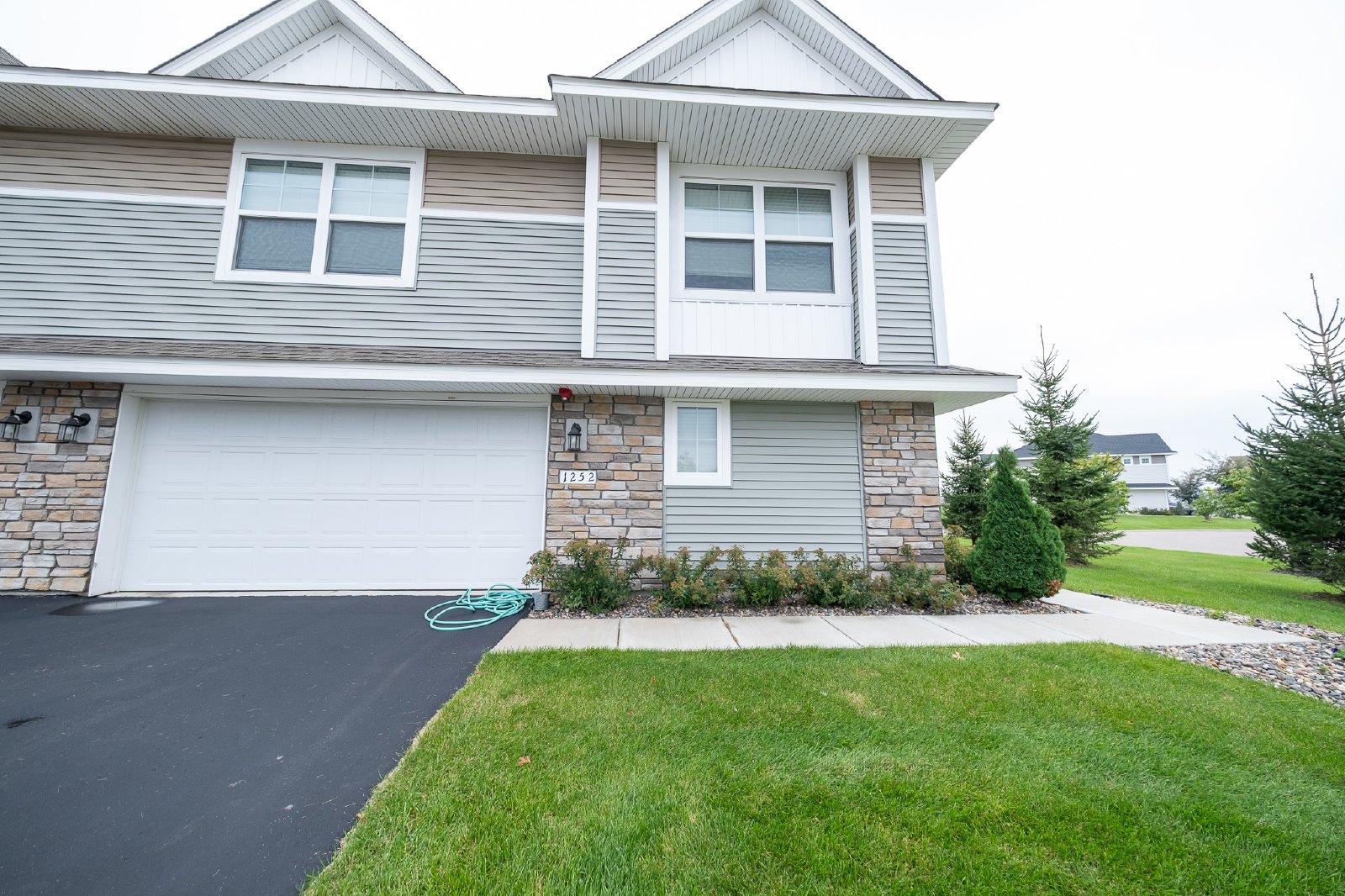 143rd Court East, Rosemount (1252) AB JS - 1 property image