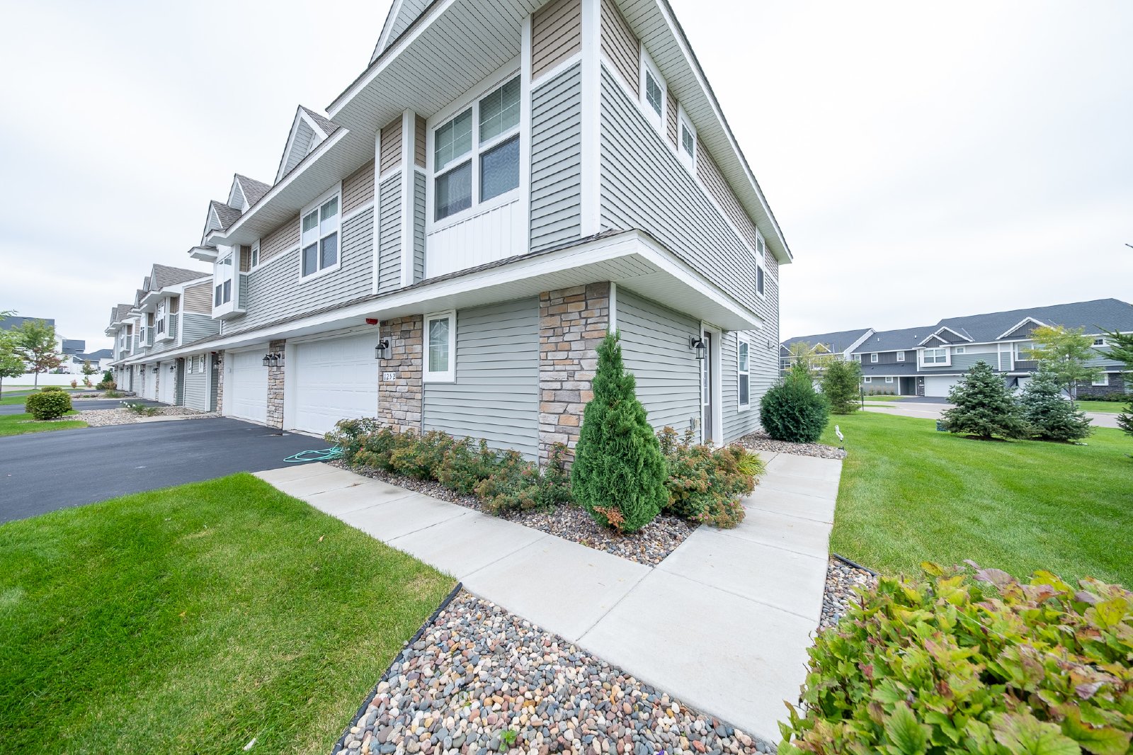 143rd Court East, Rosemount (1252) AB JS - 1 property image