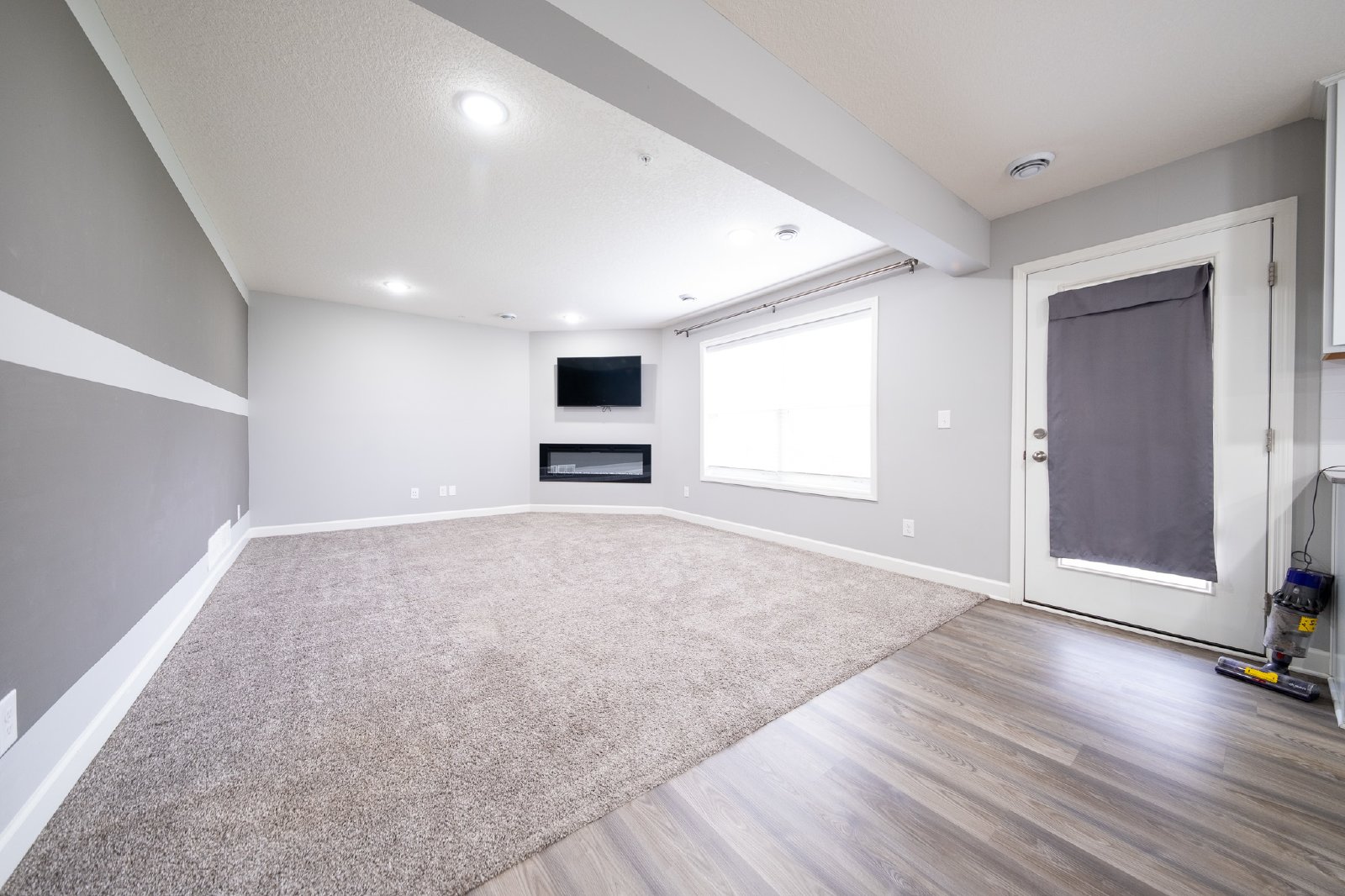 143rd Court East, Rosemount (1252) AB JS - 1 property image