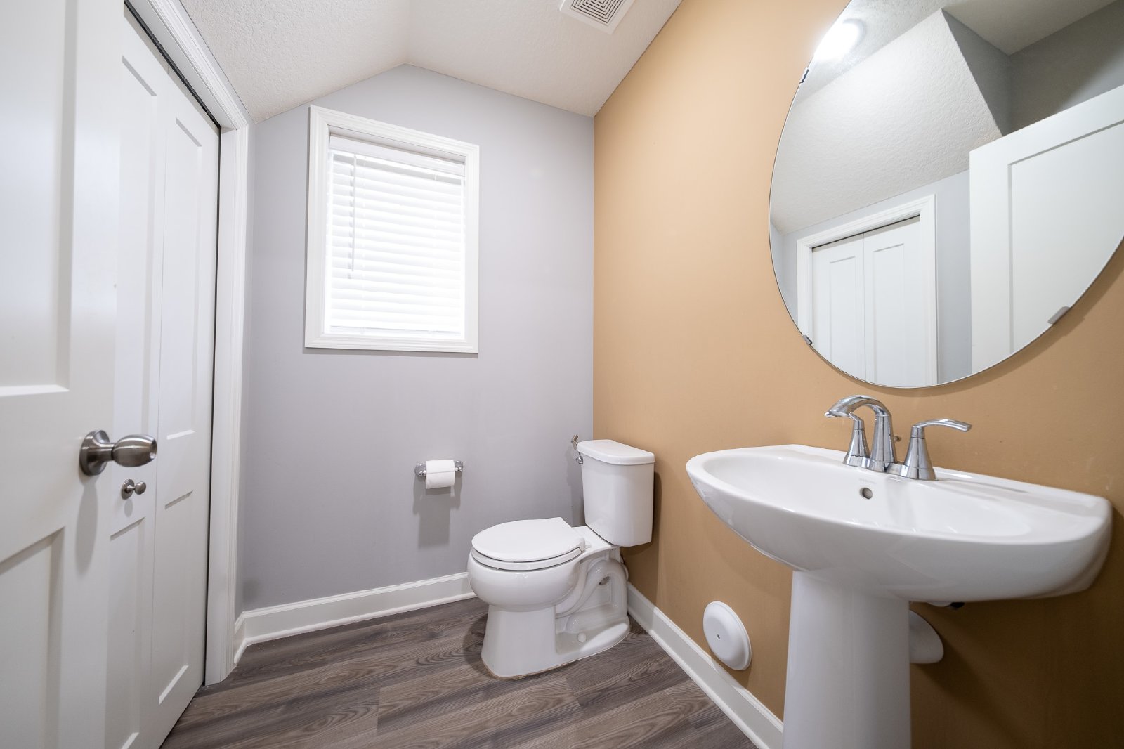 143rd Court East, Rosemount (1252) AB JS - 1 property image