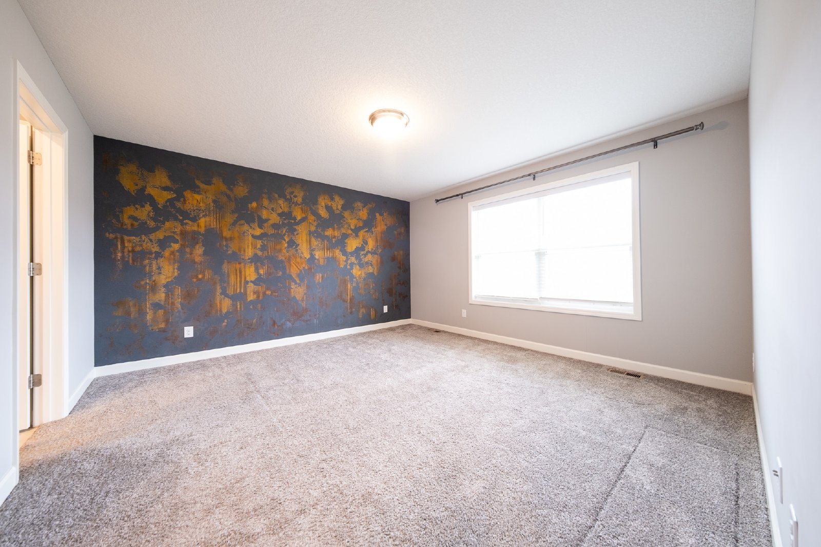 143rd Court East, Rosemount (1252) AB JS - 1 property image