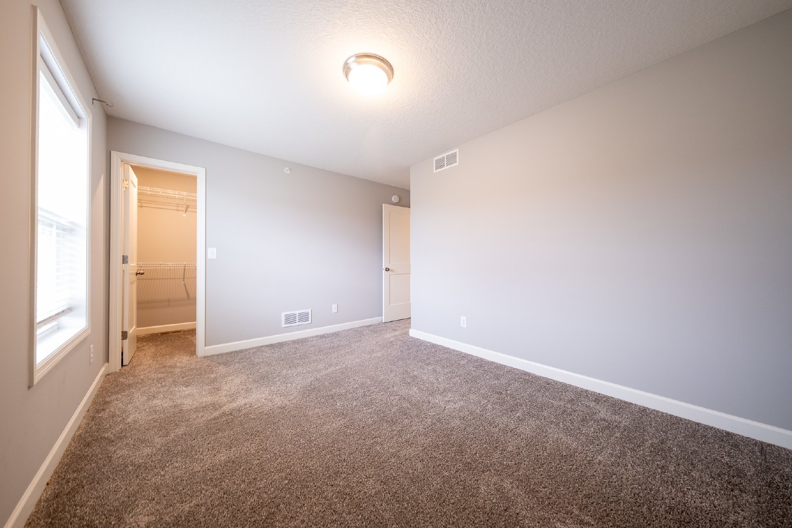 143rd Court East, Rosemount (1252) AB JS - 1 property image