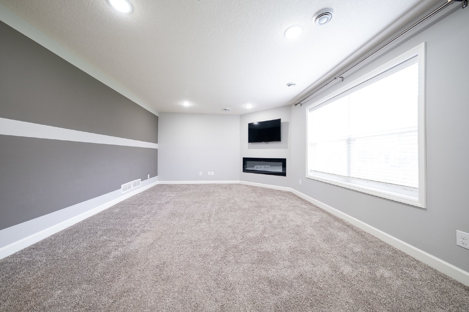 143rd Court East, Rosemount (1252) AB JS - 1 property image