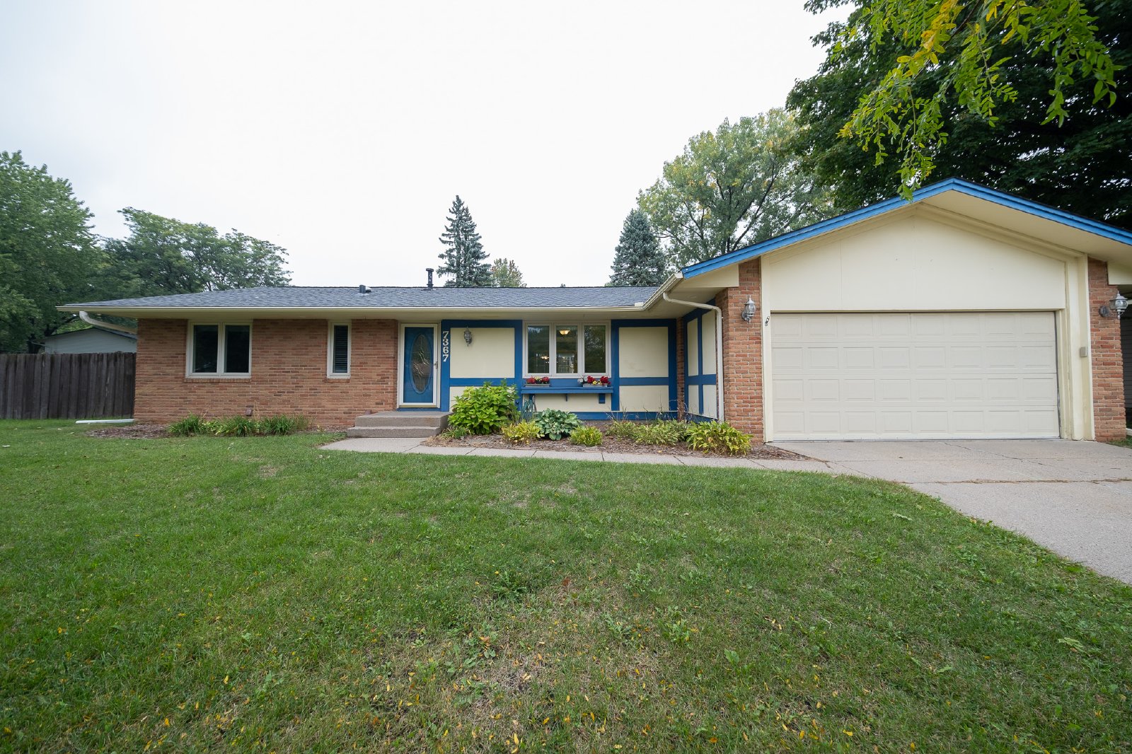 Upper 139th Street West, Apple Valley (7367) RS DG1 *HWP* - 1 property image