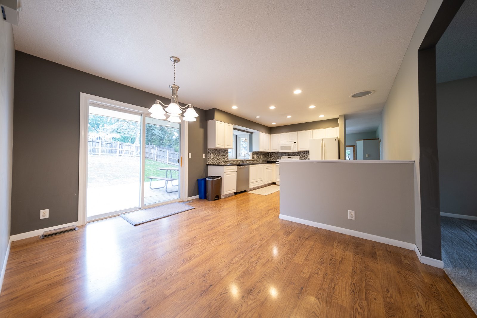 Upper 139th Street West, Apple Valley (7367) RS DG1 *HWP* - 1 property image
