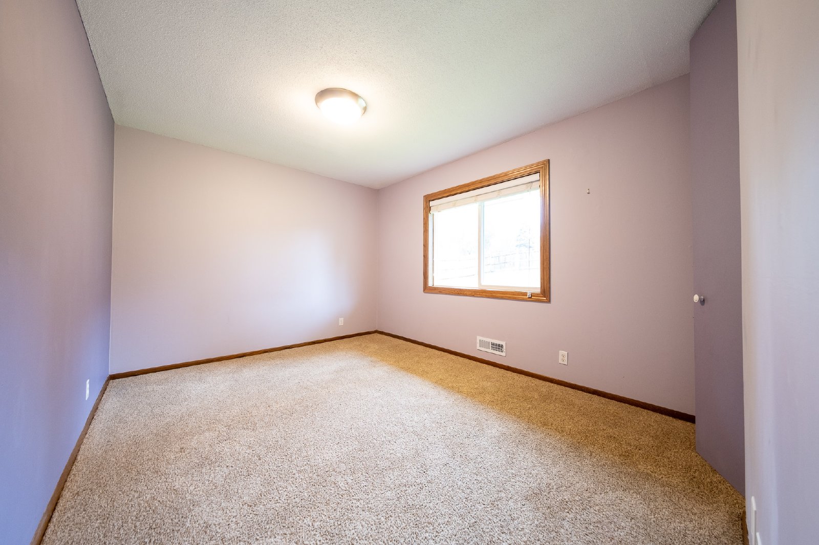 Upper 139th Street West, Apple Valley (7367) RS DG1 *HWP* - 1 property image