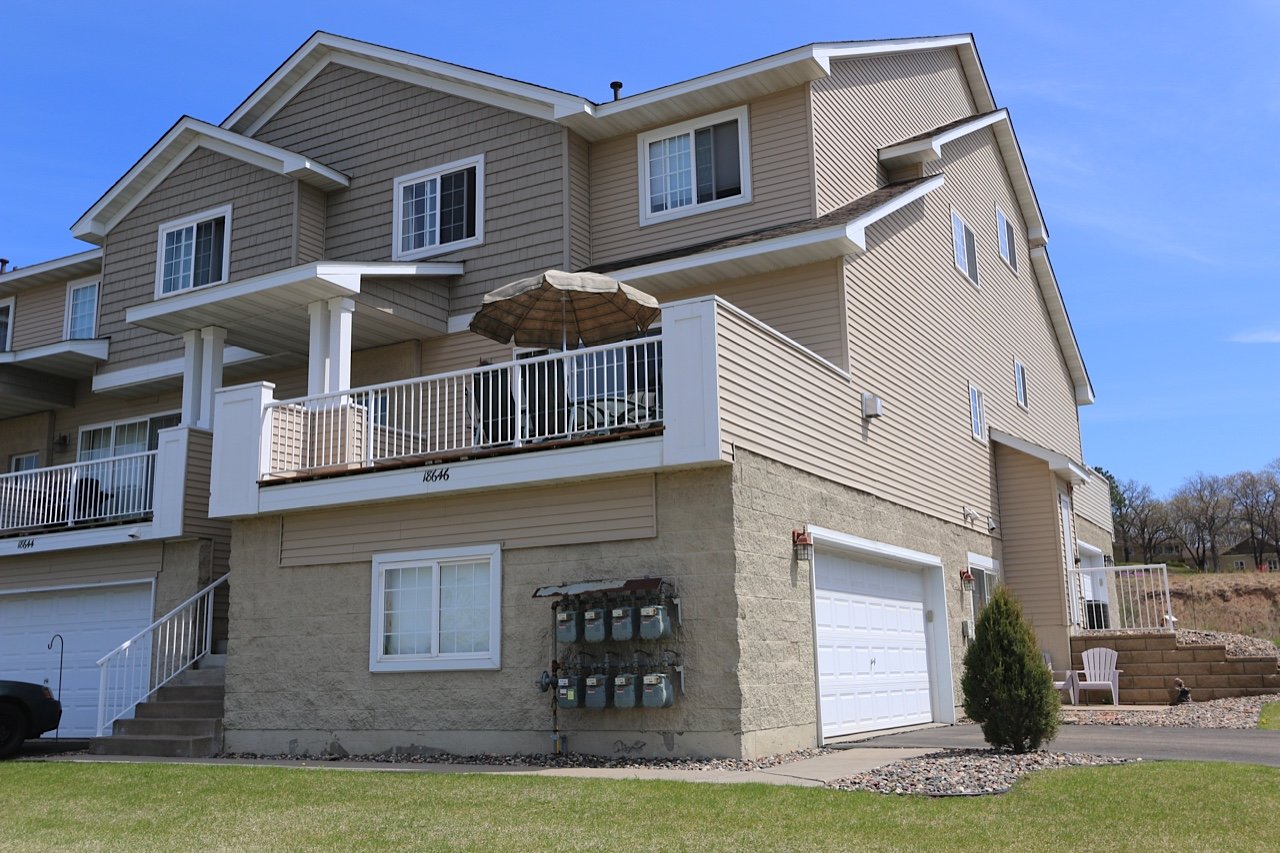 18646 Jonesboro Ct. Lakeville, MN 55044 Mauzy Properties