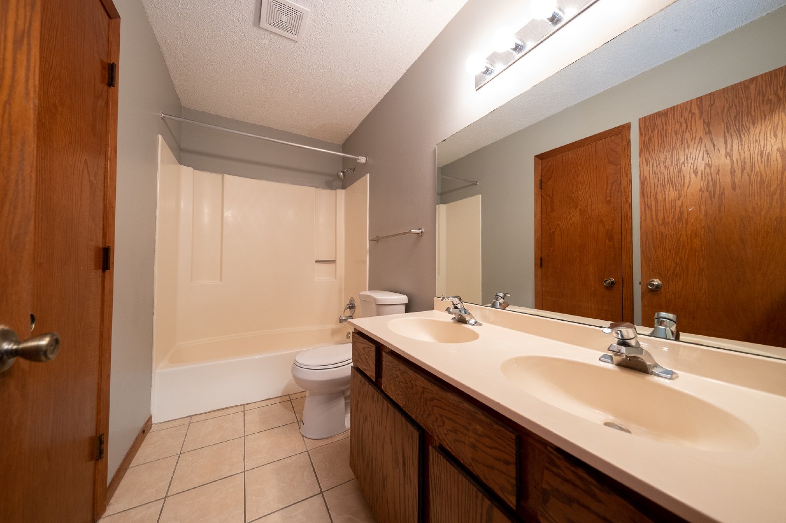 144th Street West, Apple Valley (8461) MJ KZ2 - 1 property image