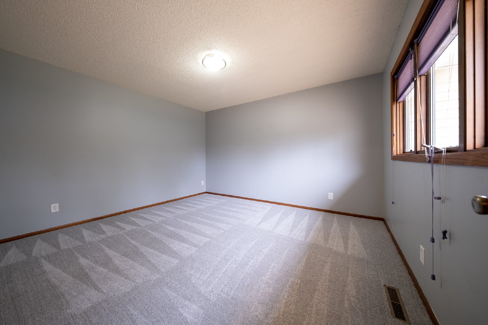 144th Street West, Apple Valley (8461) MJ KZ2 - 1 property image