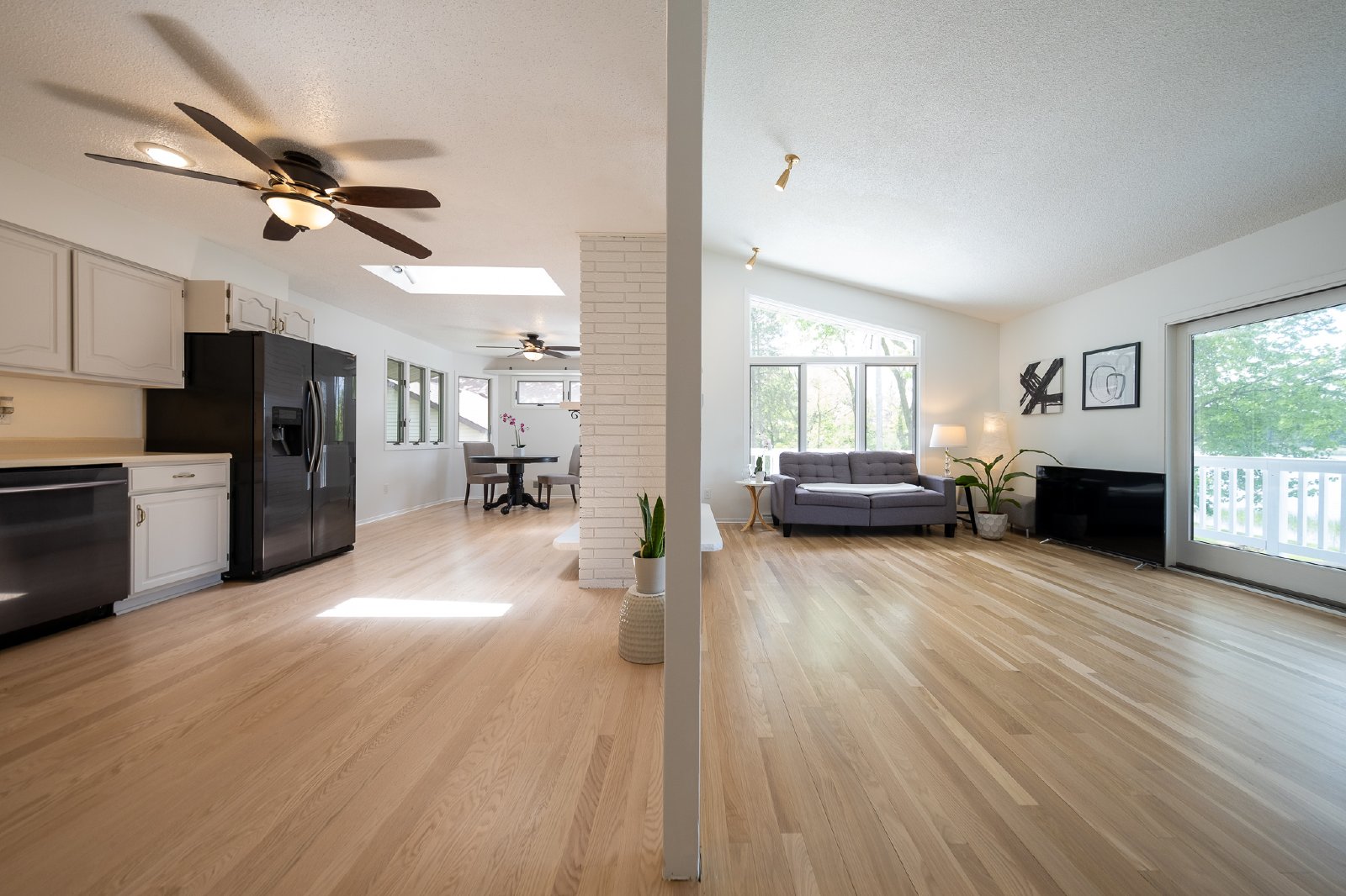 Lincoln Street Northeast, Blaine (8564) LY MG2 - 1 property image