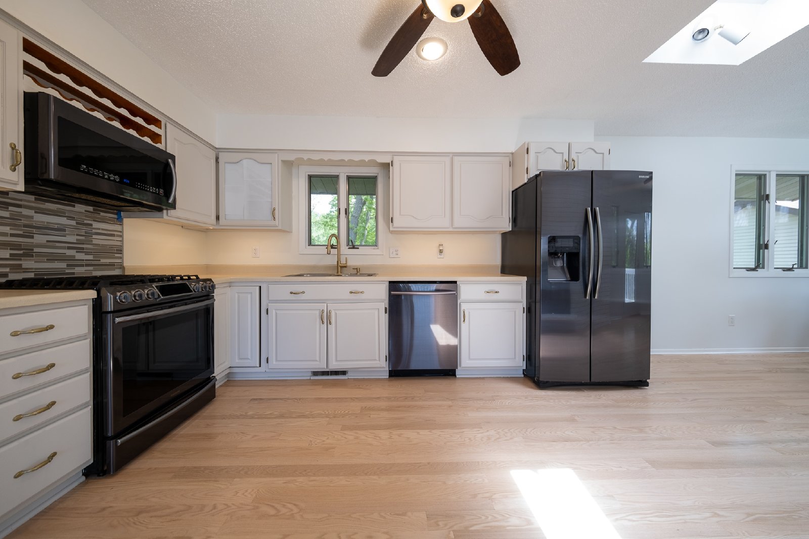 Lincoln Street Northeast, Blaine (8564) LY MG2 - 1 property image