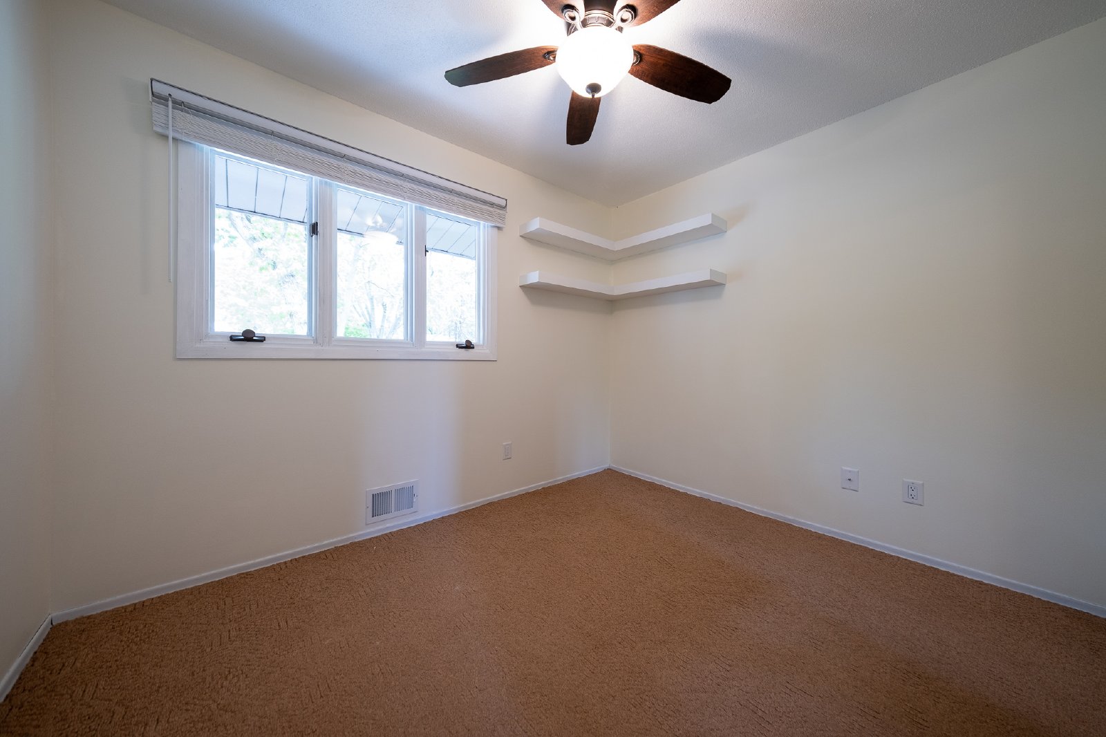 Lincoln Street Northeast, Blaine (8564) LY MG2 - 1 property image