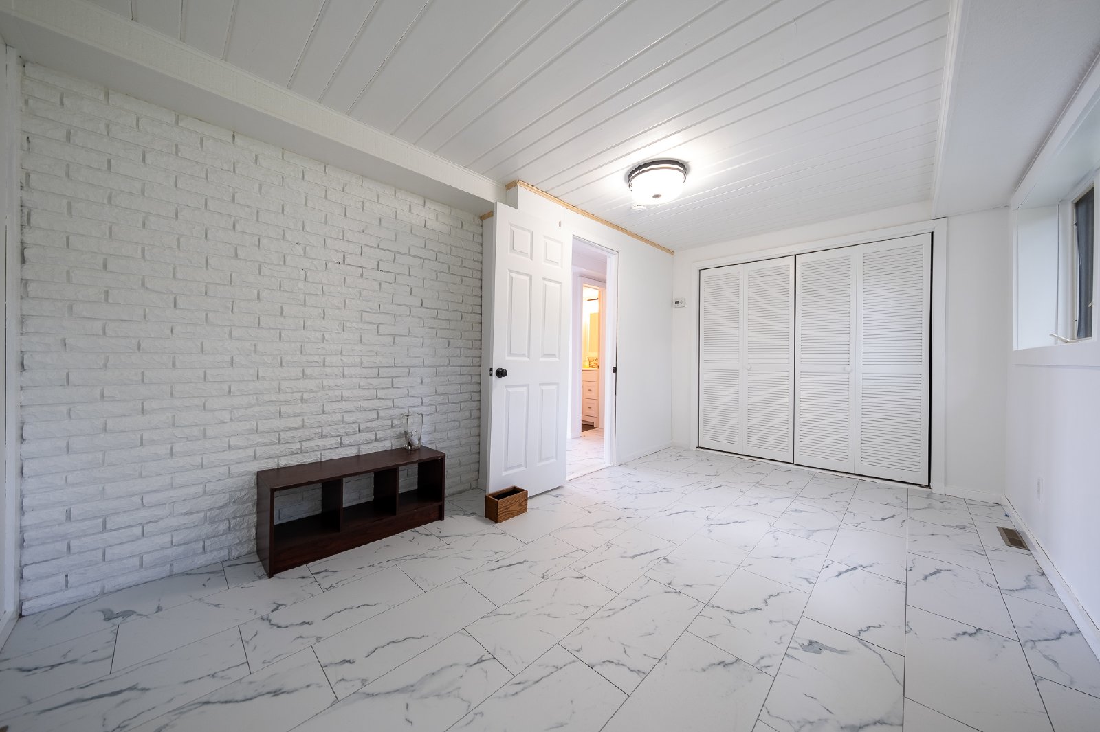 Lincoln Street Northeast, Blaine (8564) LY MG2 - 1 property image