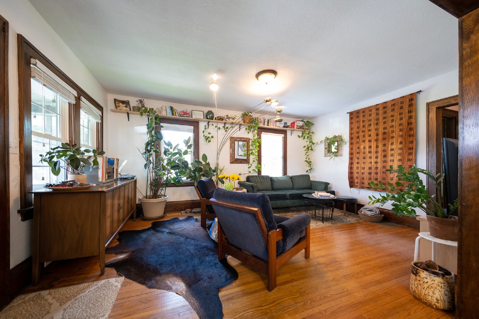 Central Avenue West, St Paul (817) LS CW1 - 1 property image