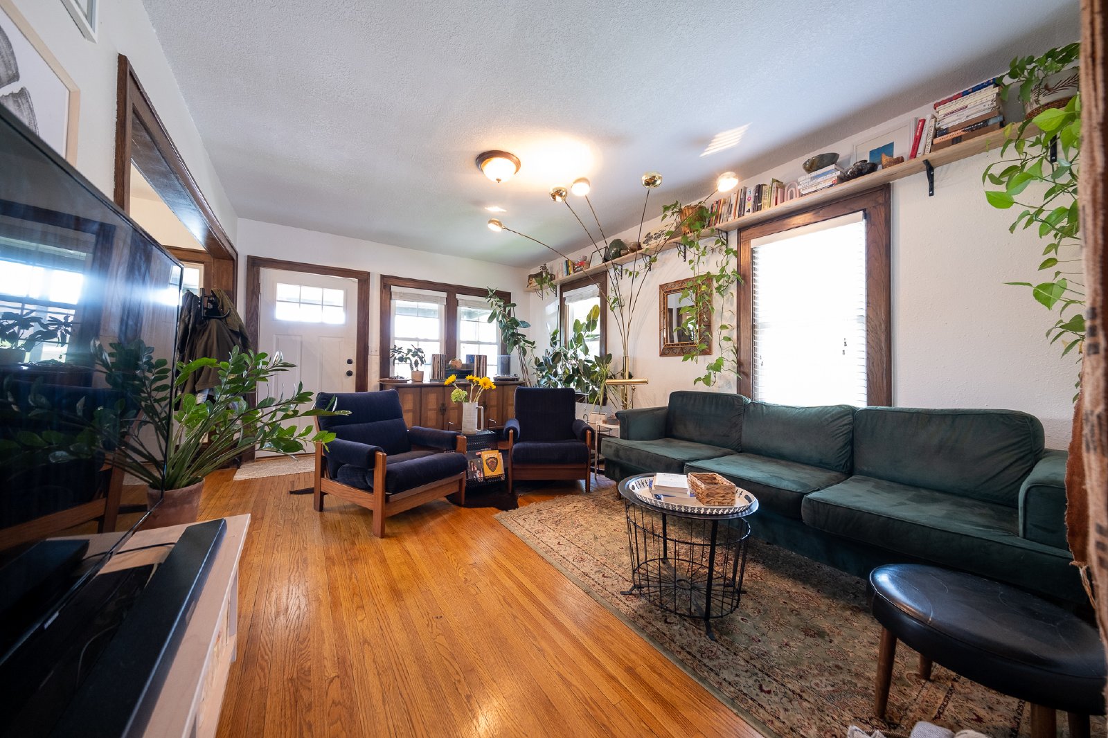 Central Avenue West, St Paul (817) LS CW1 - 1 property image